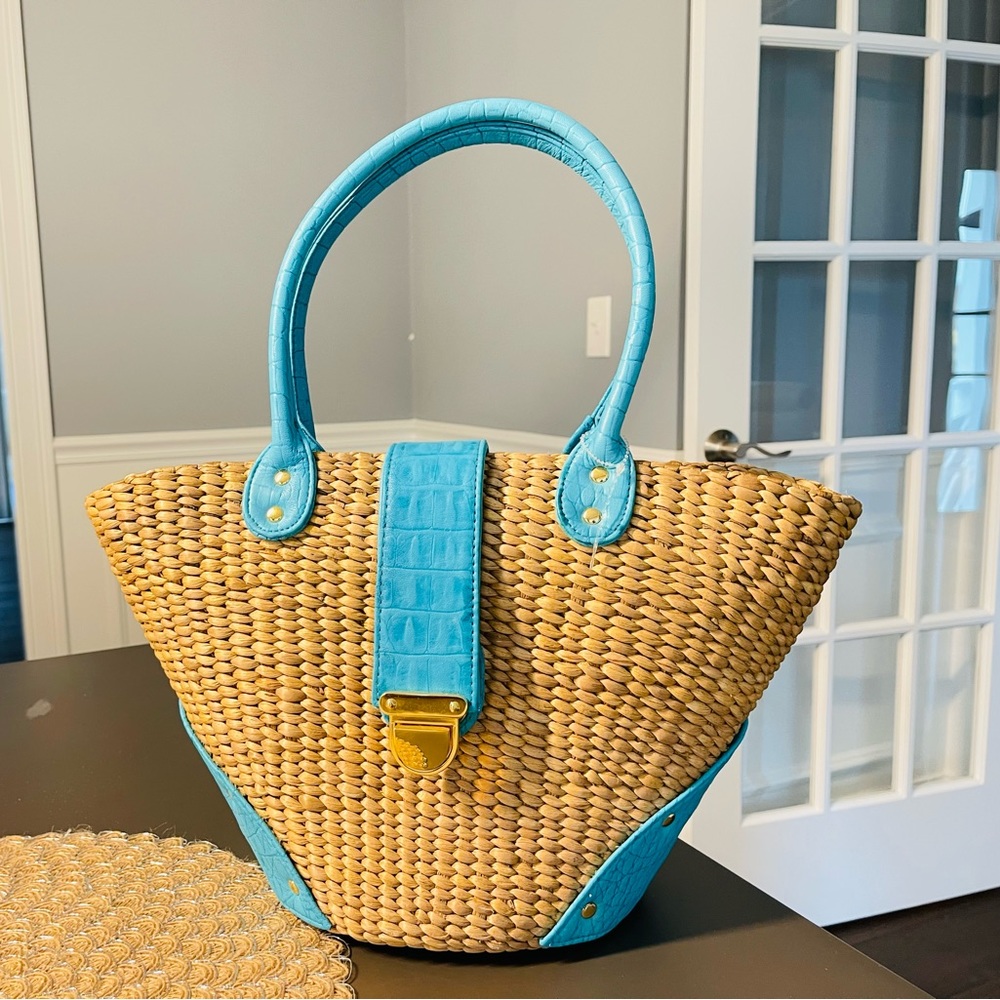 Women wicker handbag